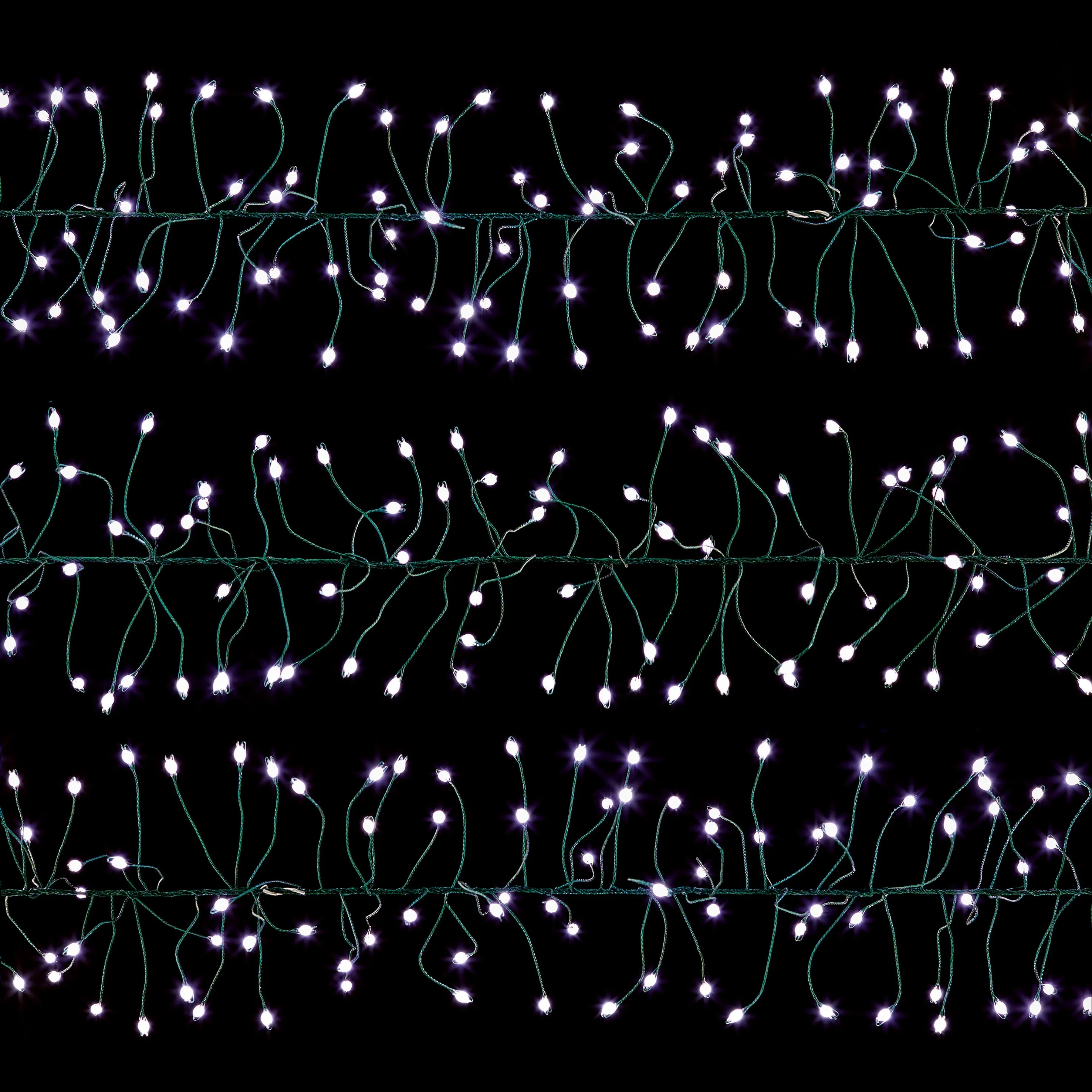 430L LED UltraBright Cluster Garland Green Wire- White
