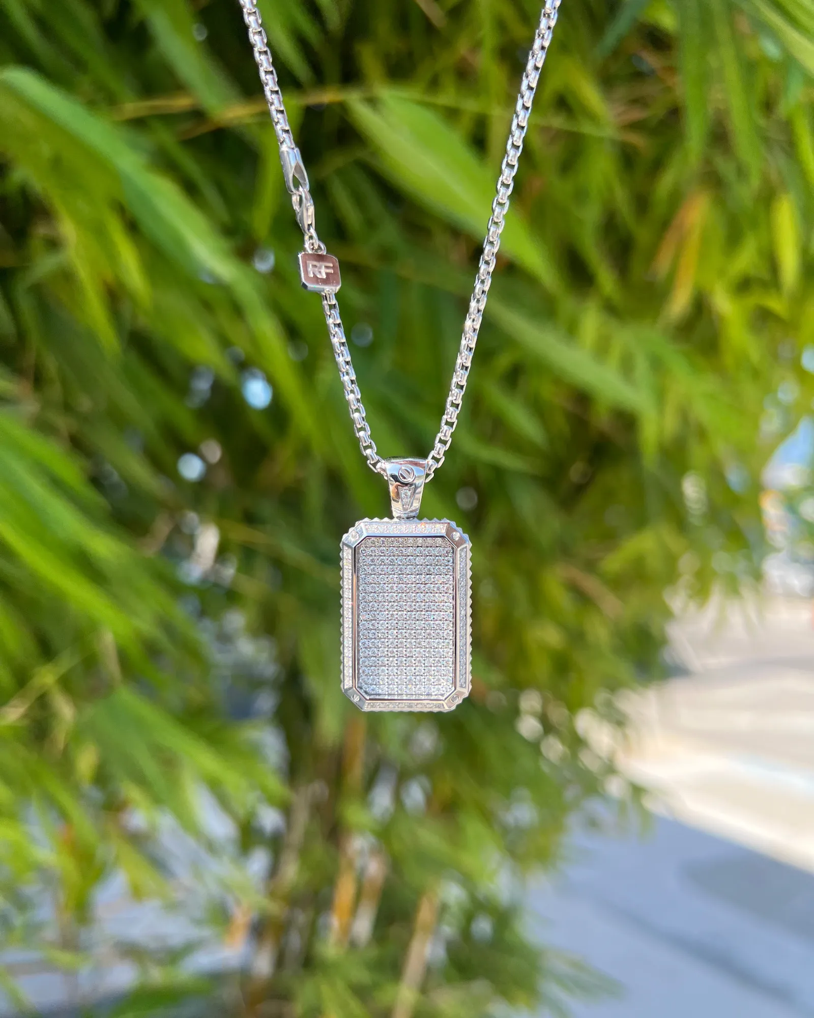DIAMOND DOG TAG Pendant in Gold with 2.10ct Diamonds