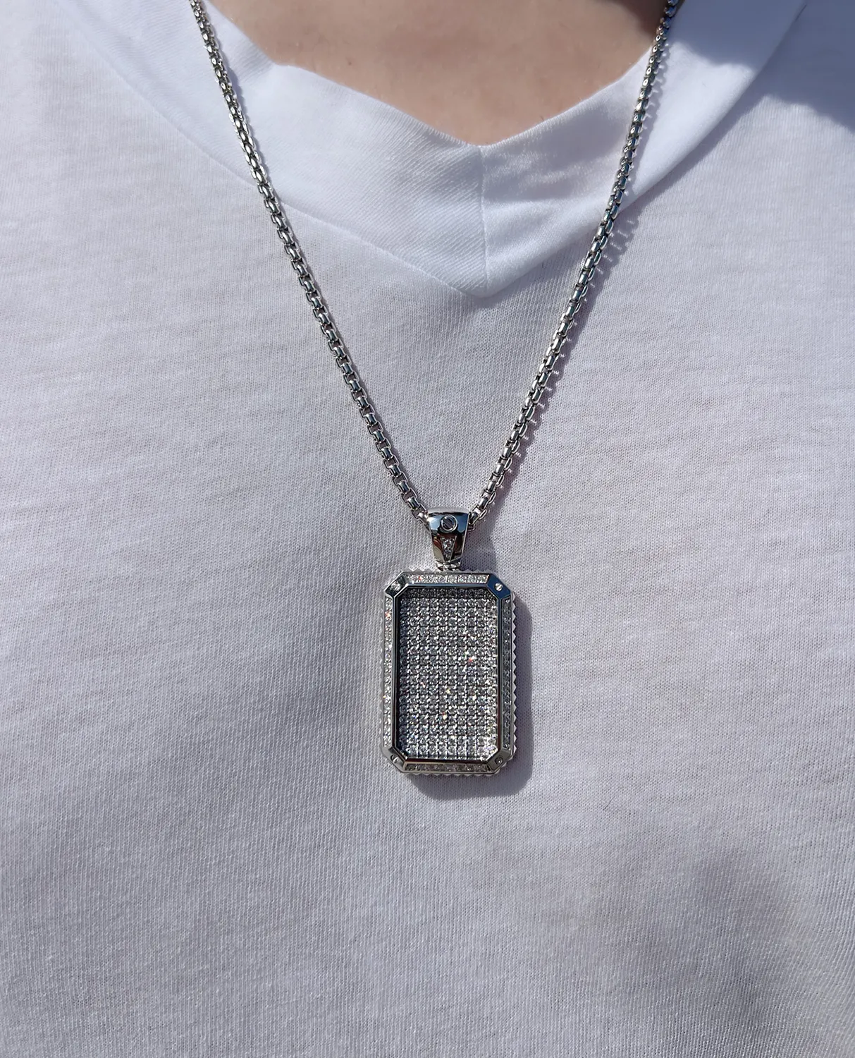 DIAMOND DOG TAG Pendant in Gold with 2.10ct Diamonds