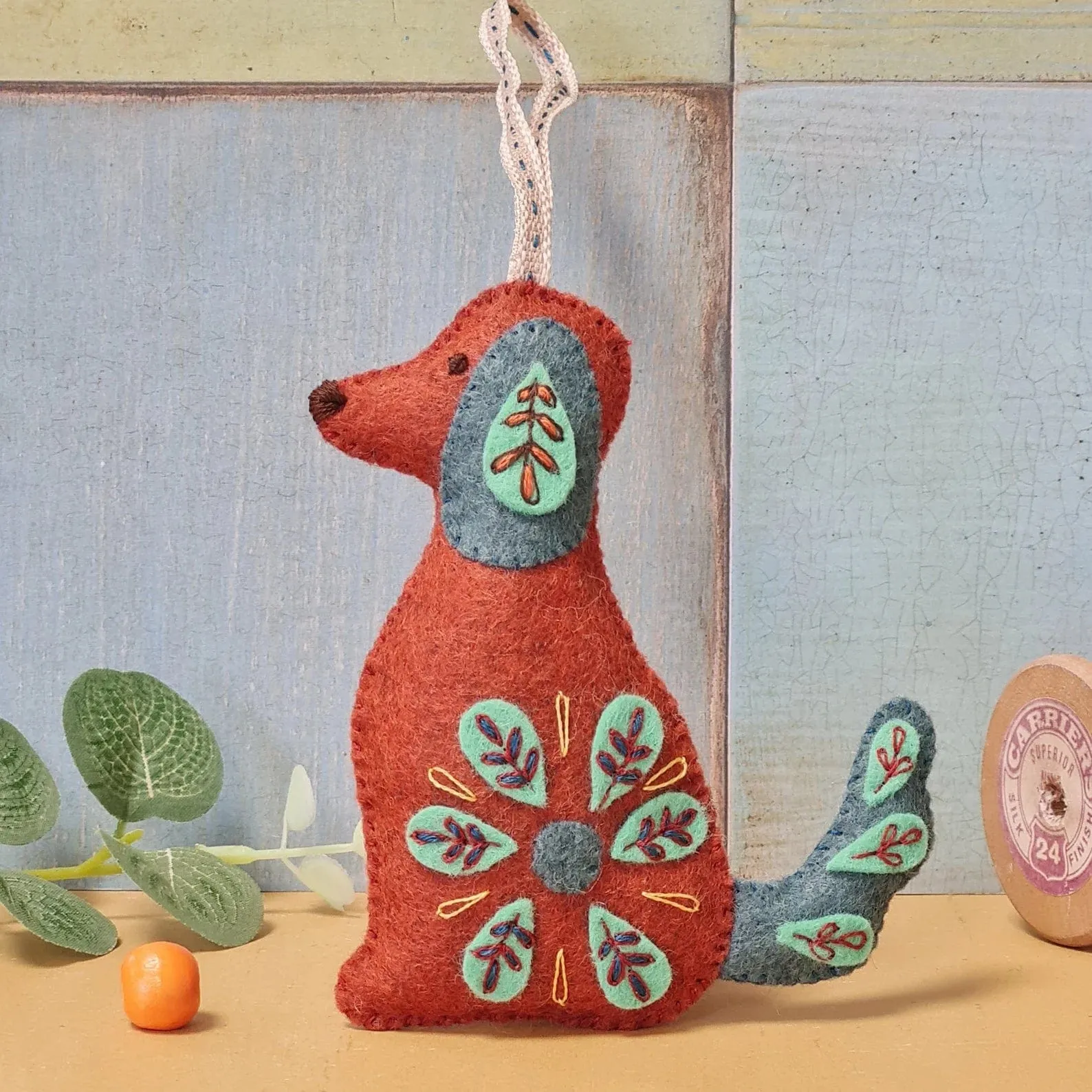 Folk Dog - Corinne Lapierre Embroidery Kit