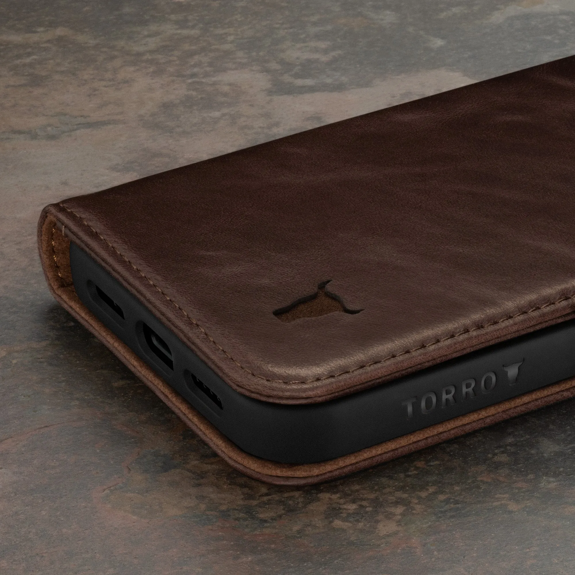 iPhone 15 Pro Leather Wallet Case v2.0 (MagSafe Charging)