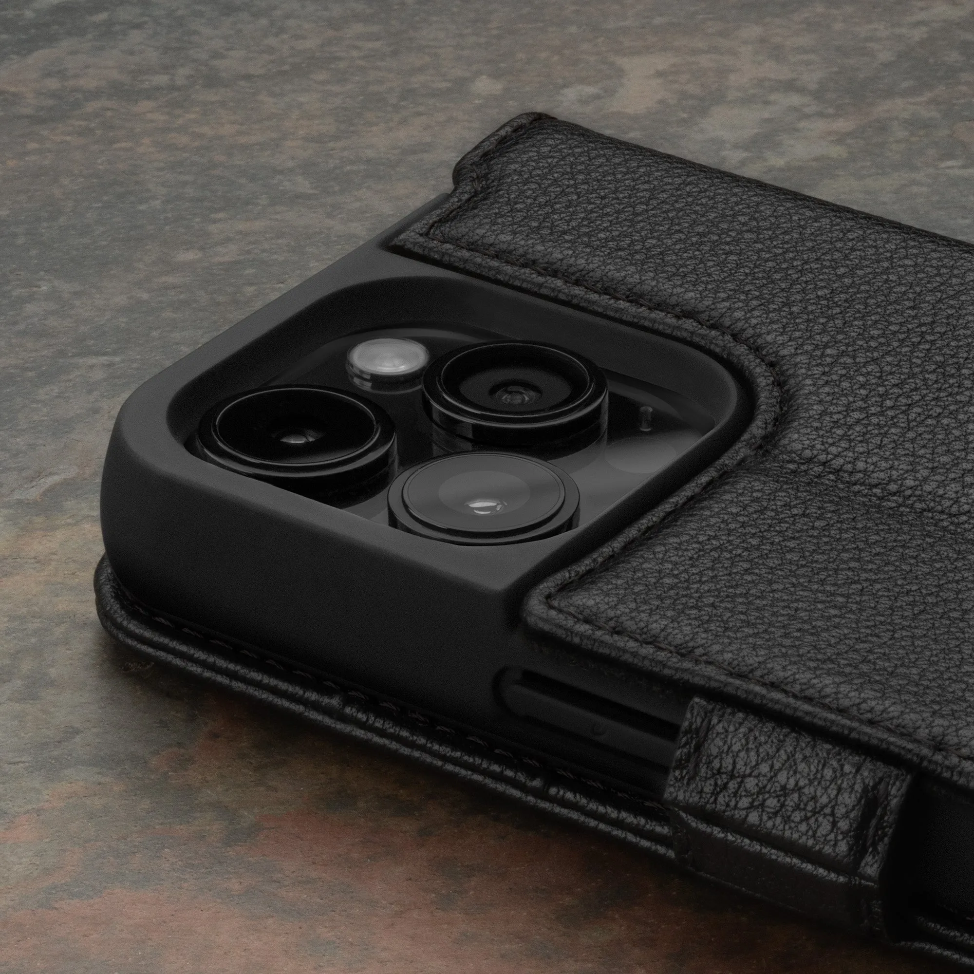 iPhone 15 Pro Leather Wallet Case v2.0 (MagSafe Charging)