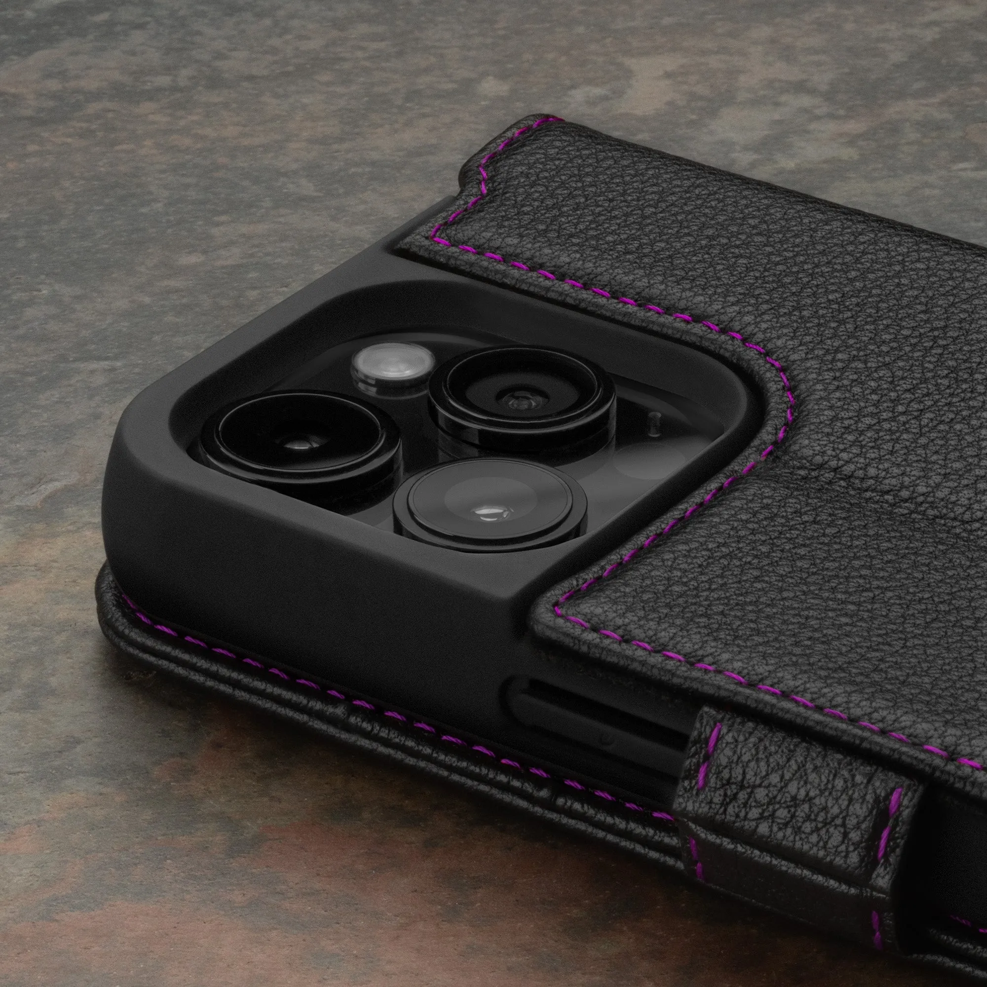 iPhone 15 Pro Leather Wallet Case v2.0 (MagSafe Charging)