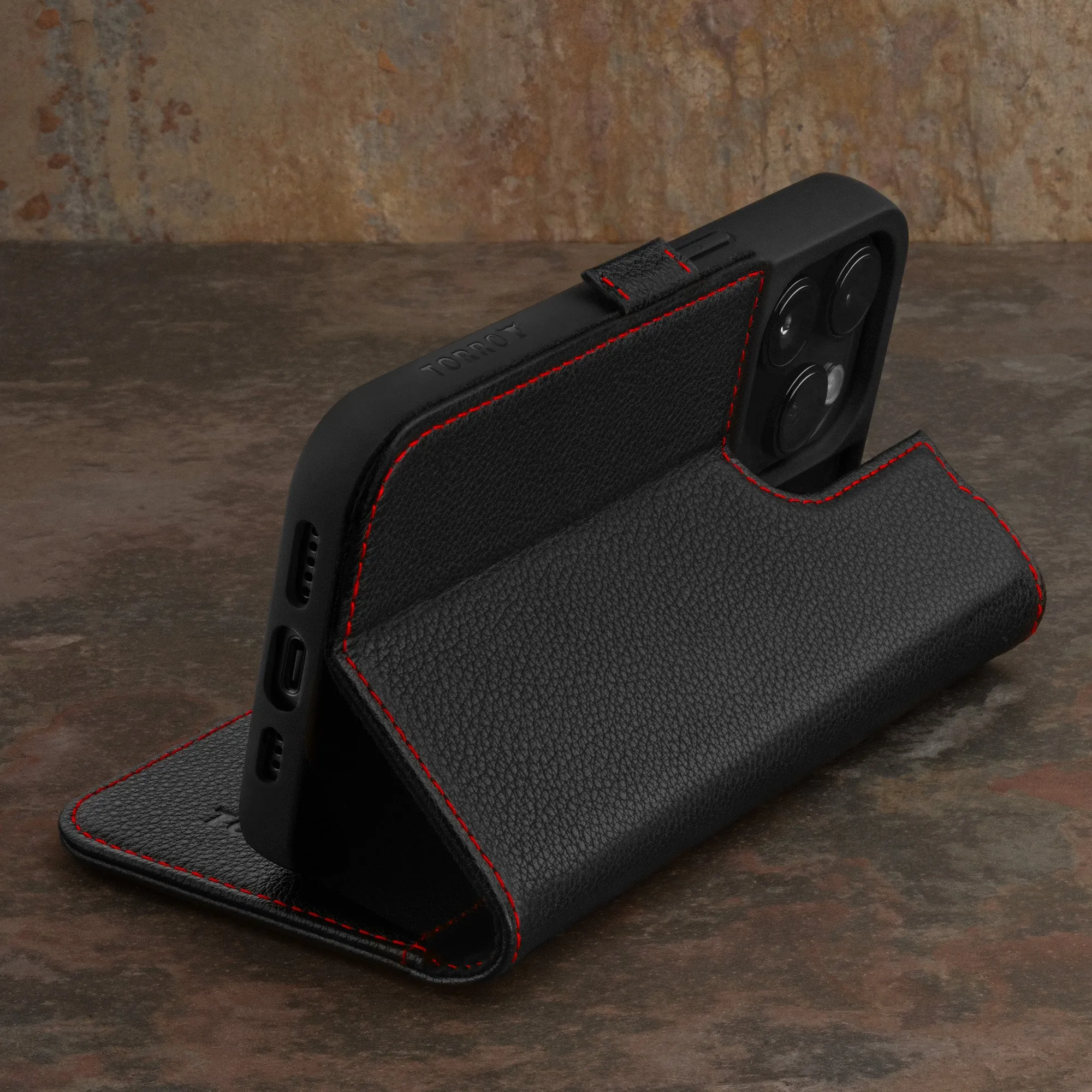 iPhone 15 Pro Leather Wallet Case v2.0 (MagSafe Charging)