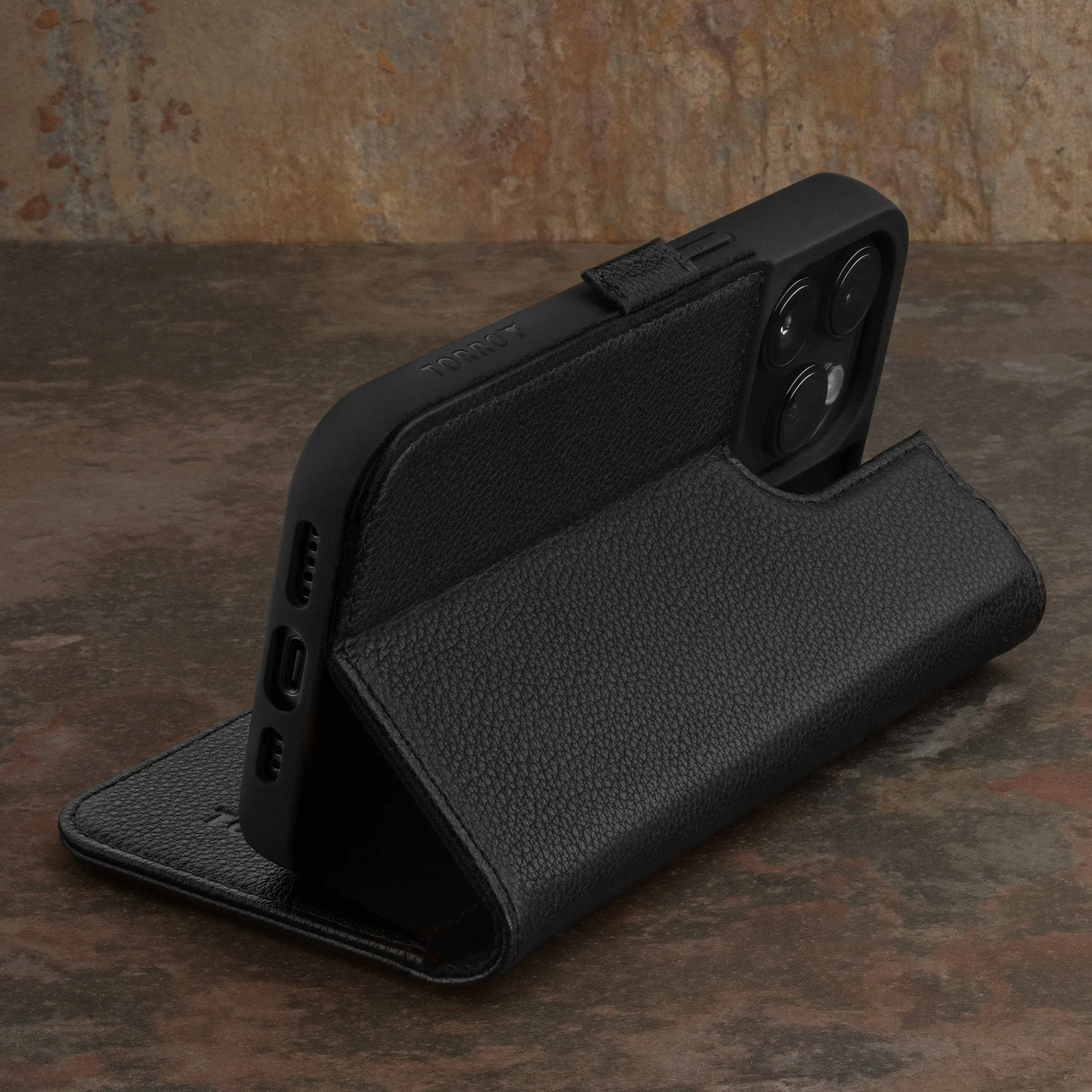 iPhone 15 Pro Leather Wallet Case v2.0 (MagSafe Charging)