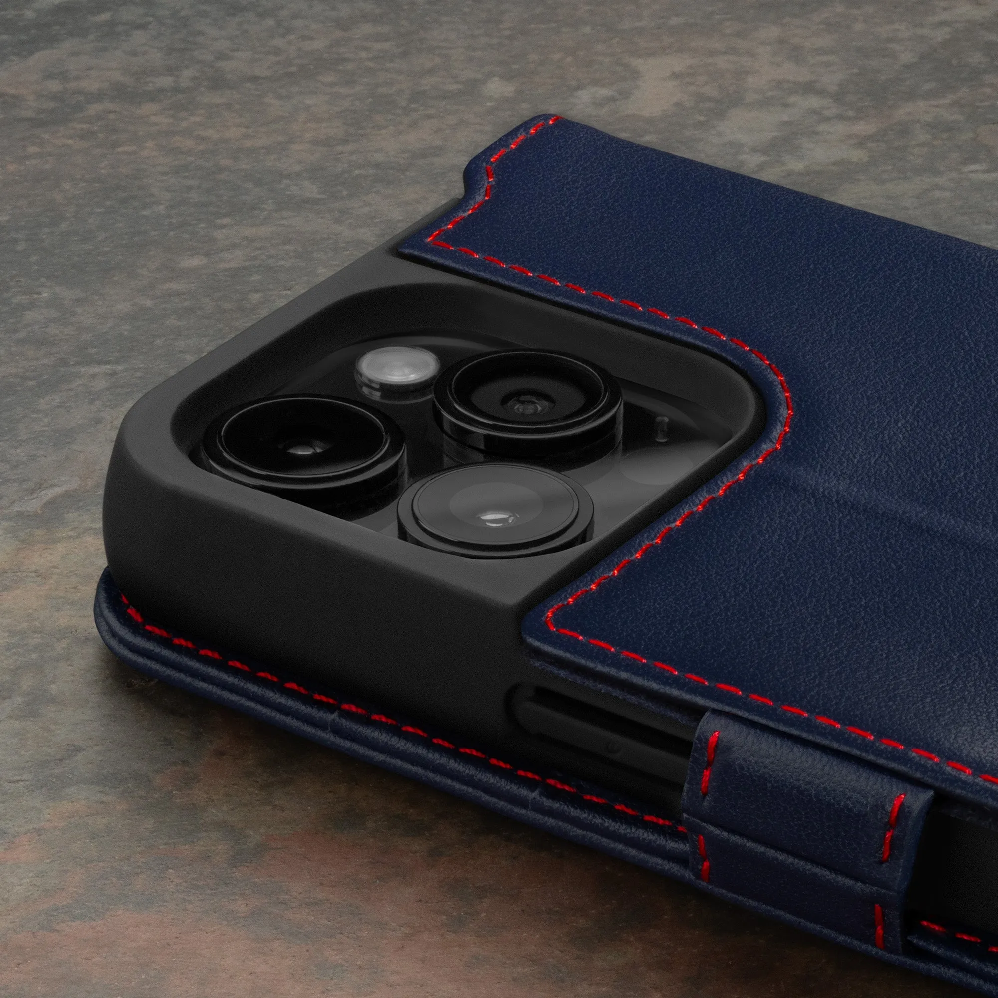 iPhone 15 Pro Leather Wallet Case v2.0 (MagSafe Charging)