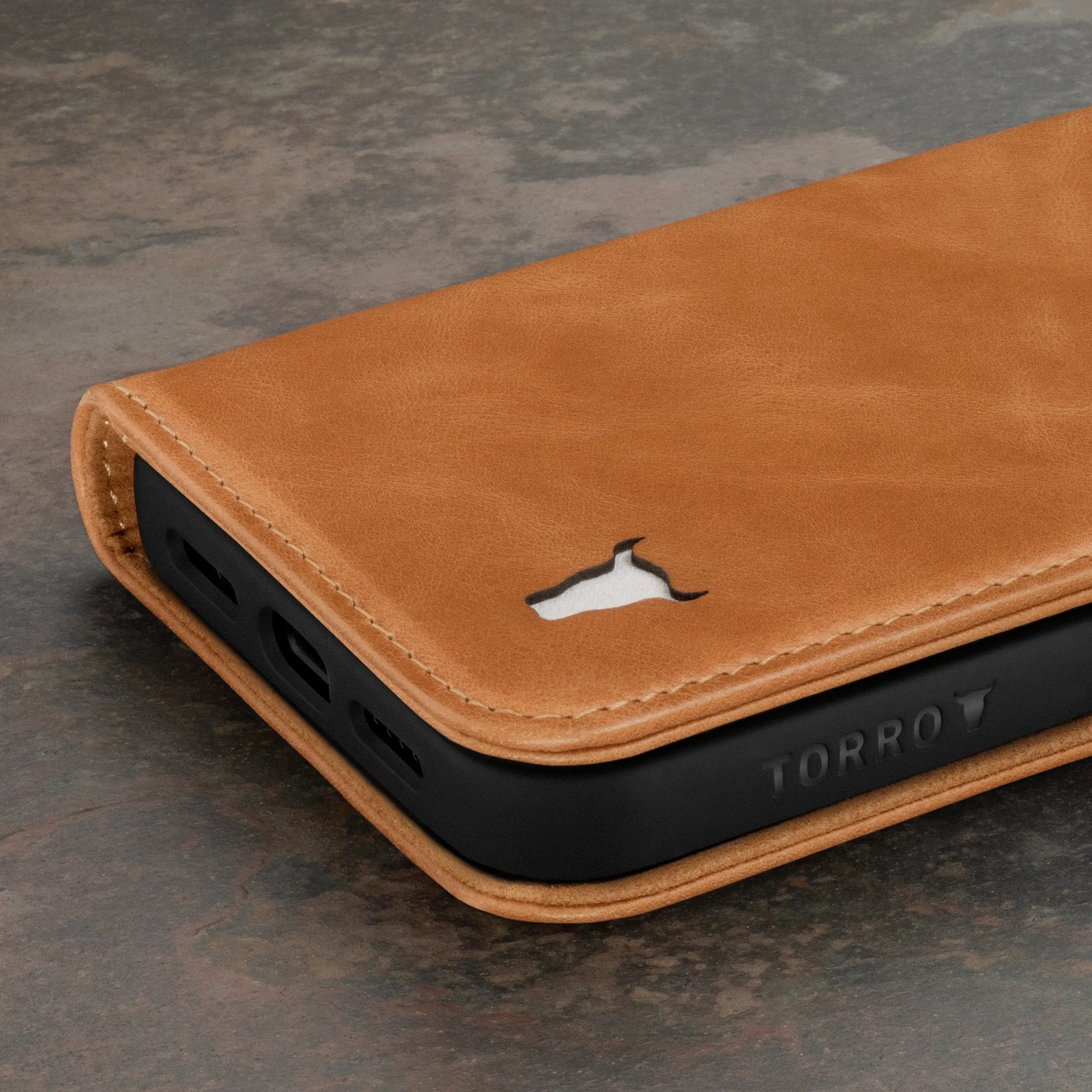 iPhone 15 Pro Leather Wallet Case v2.0 (MagSafe Charging)