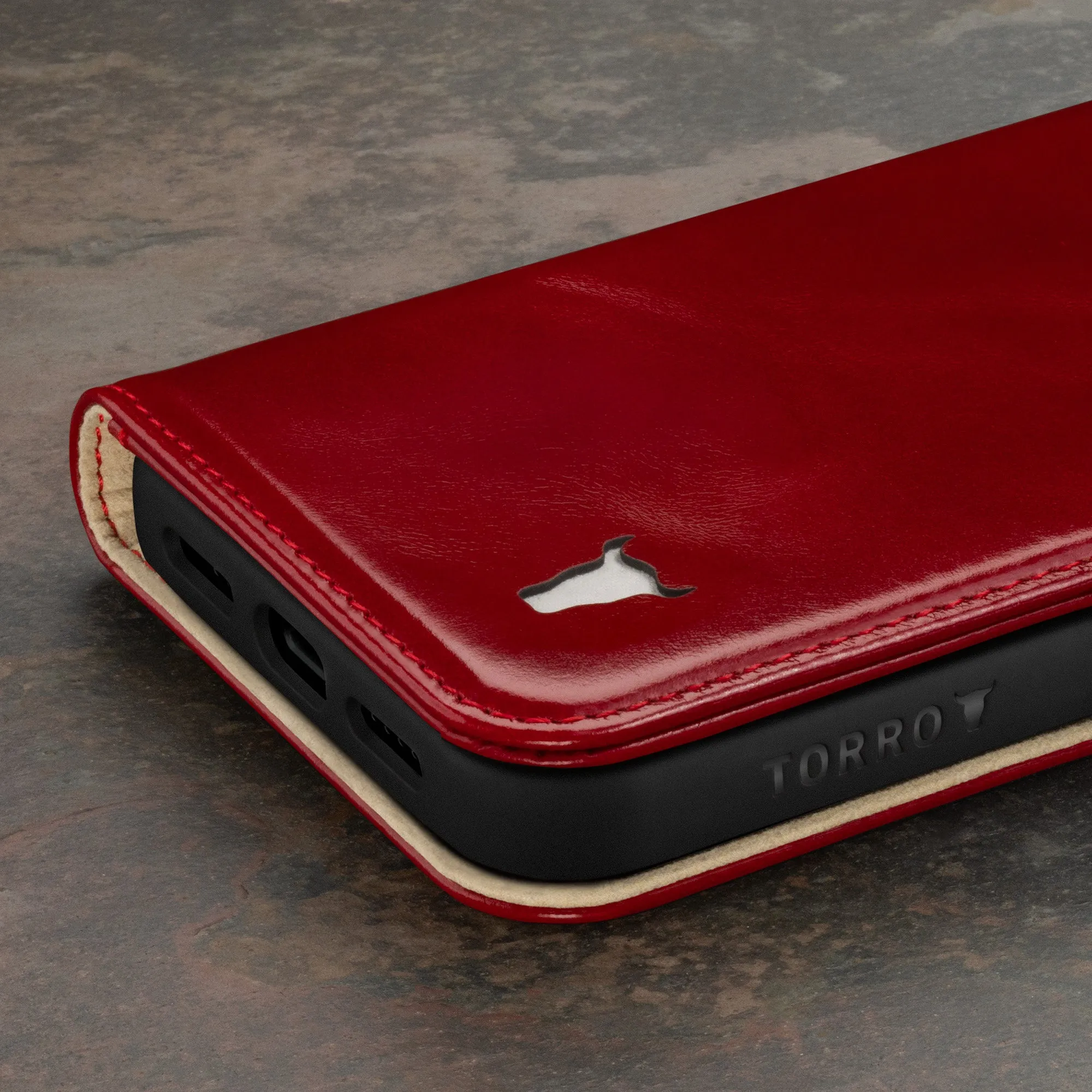 iPhone 15 Pro Leather Wallet Case v2.0 (MagSafe Charging)