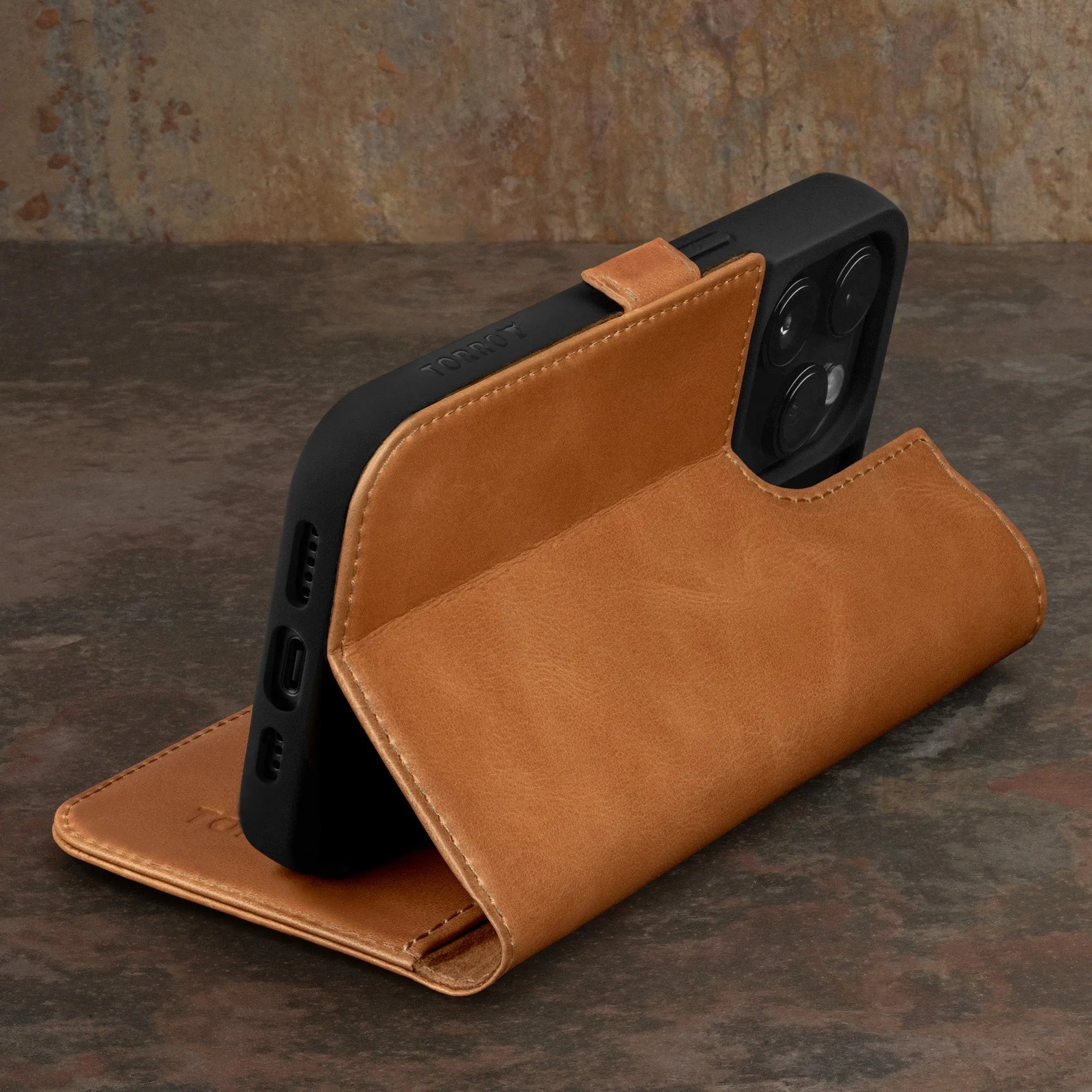 iPhone 15 Pro Leather Wallet Case v2.0 (MagSafe Charging)