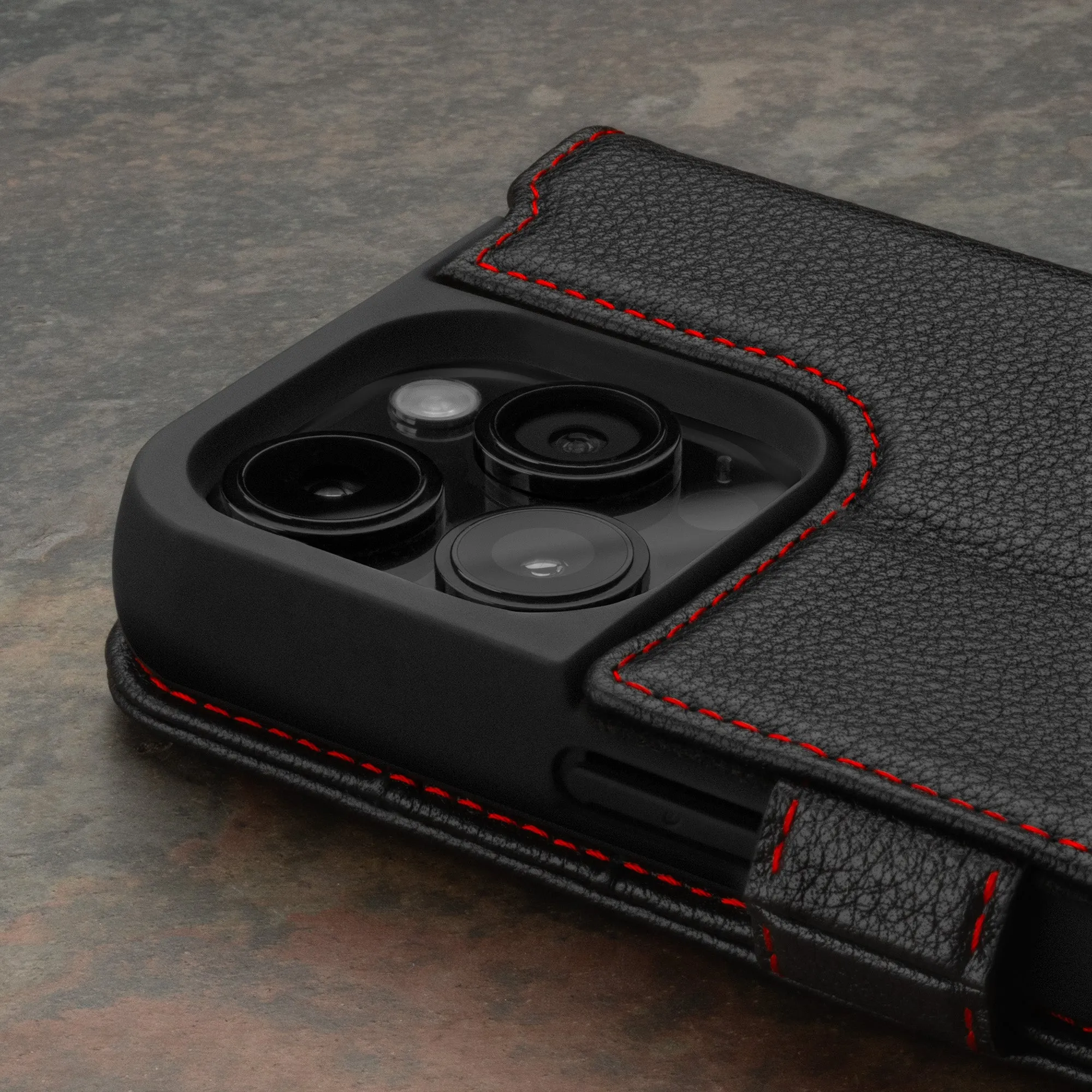 iPhone 15 Pro Leather Wallet Case v2.0 (MagSafe Charging)