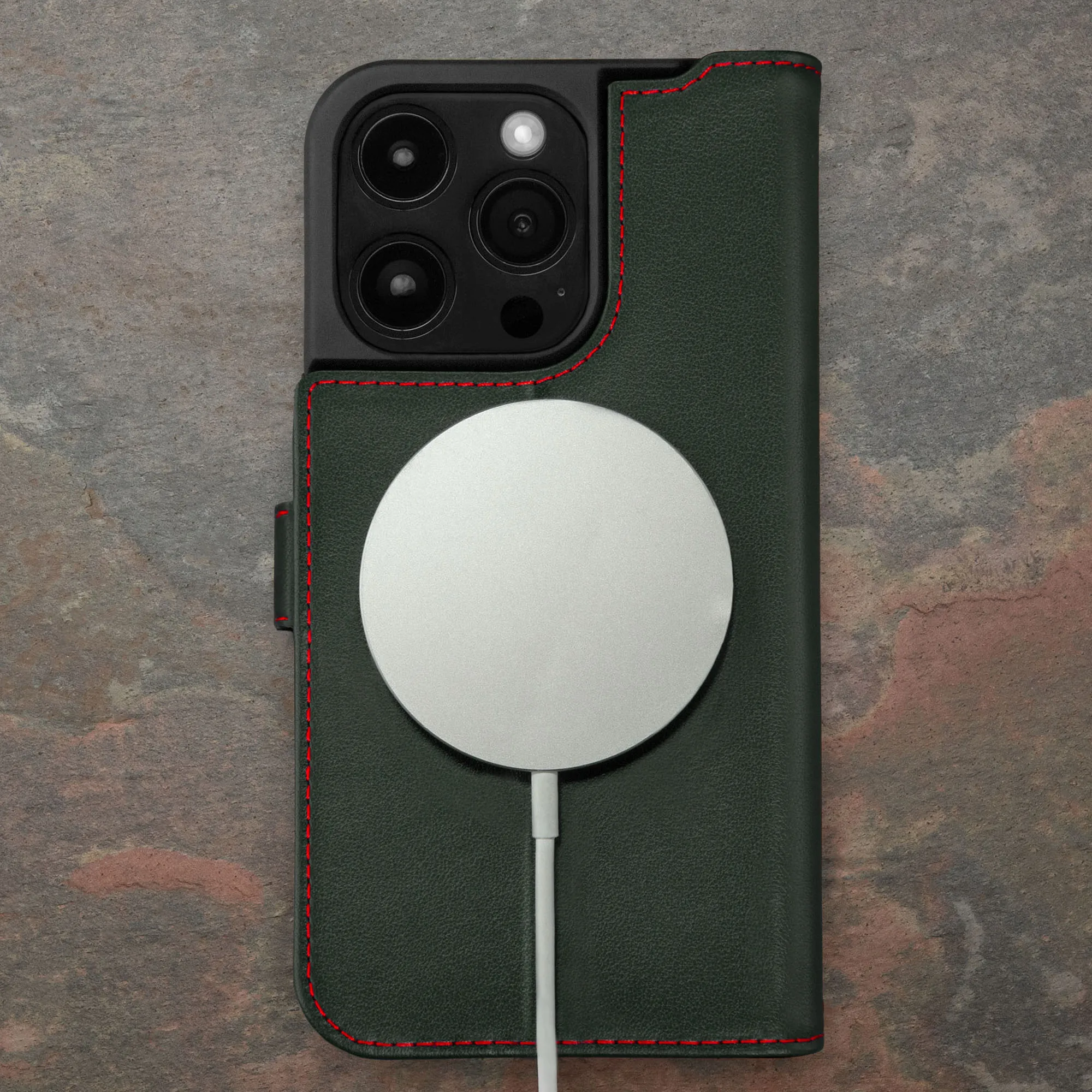 iPhone 15 Pro Leather Wallet Case v2.0 (MagSafe Charging)