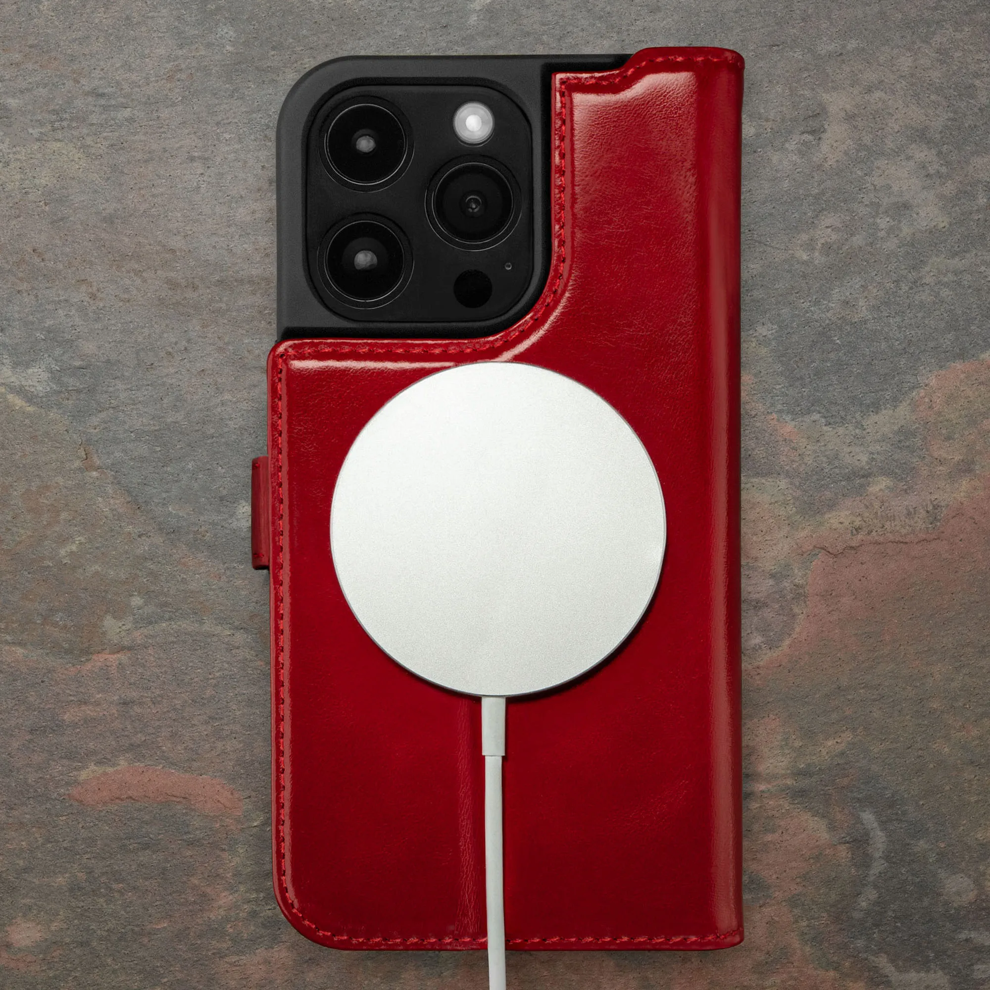 iPhone 15 Pro Leather Wallet Case v2.0 (MagSafe Charging)