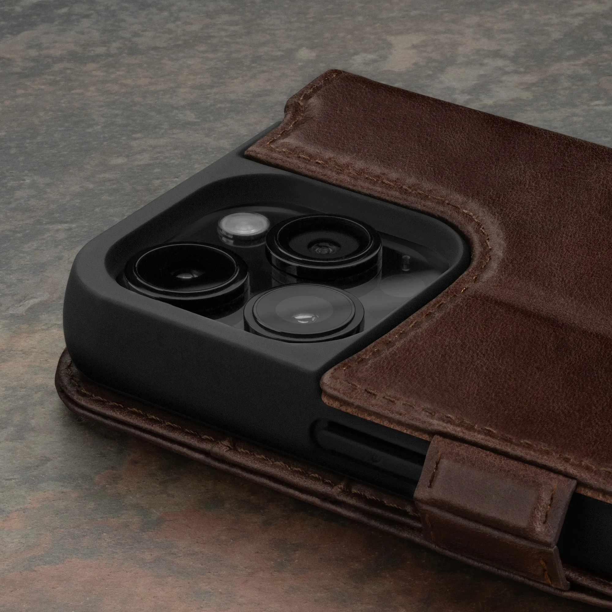 iPhone 15 Pro Leather Wallet Case v2.0 (MagSafe Charging)