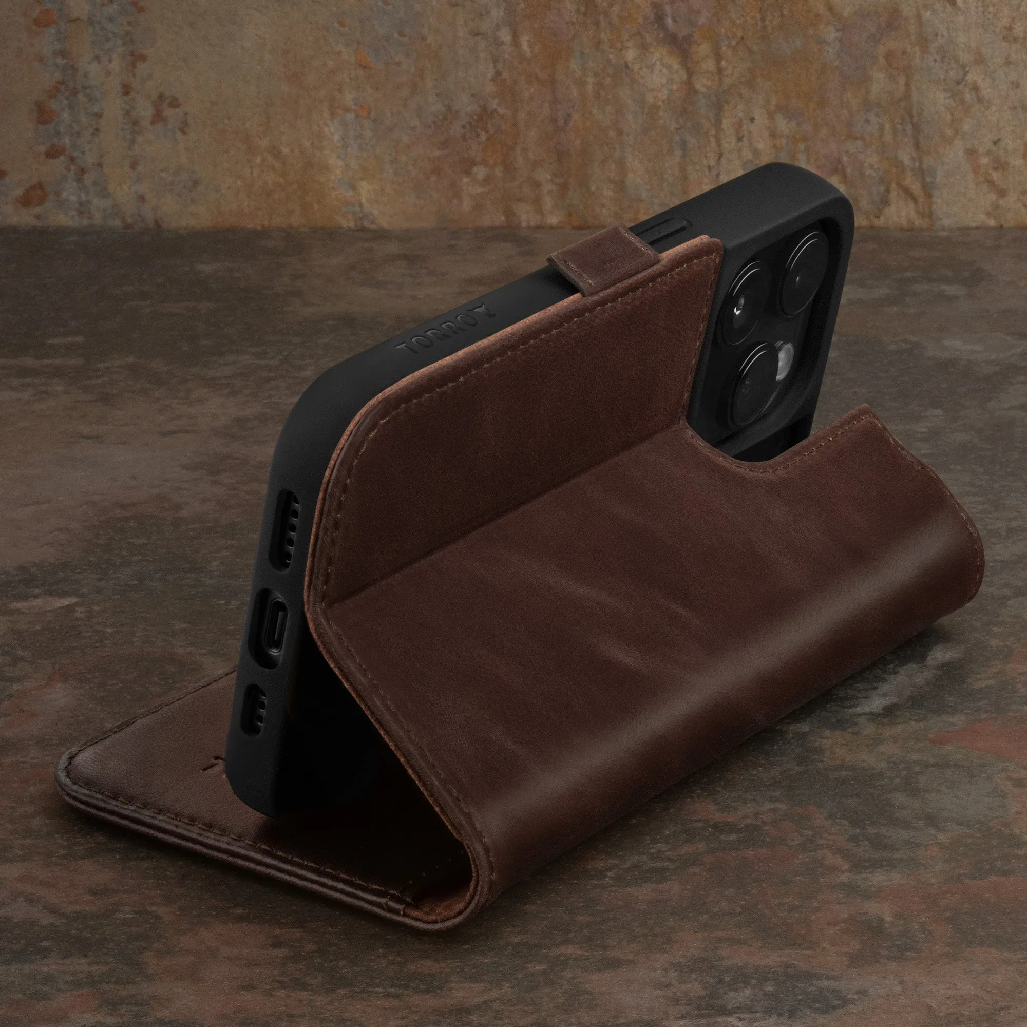 iPhone 15 Pro Leather Wallet Case v2.0 (MagSafe Charging)