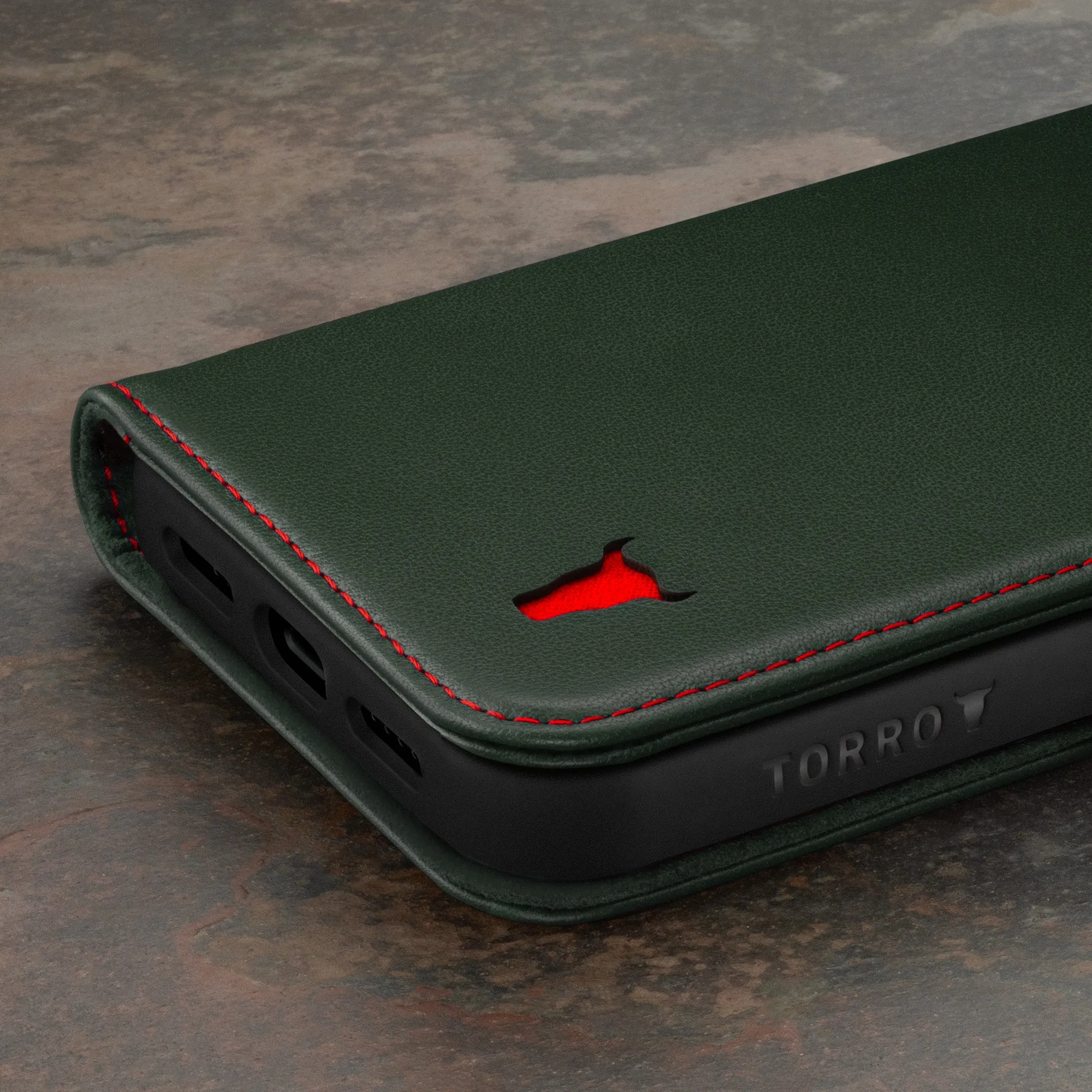 iPhone 15 Pro Leather Wallet Case v2.0 (MagSafe Charging)