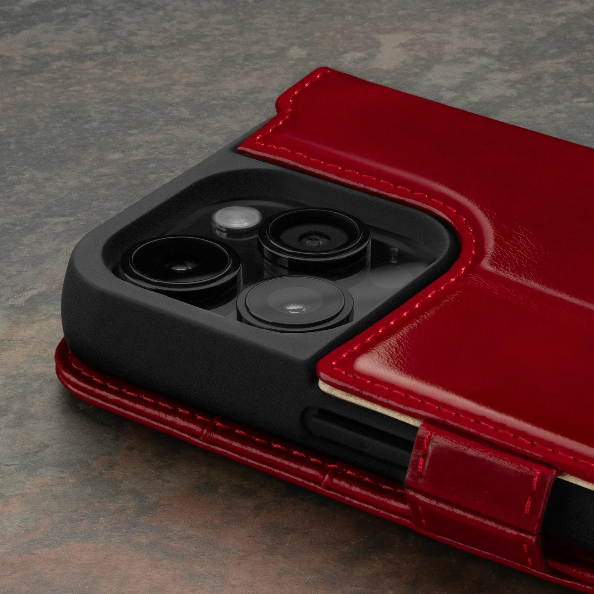 iPhone 15 Pro Leather Wallet Case v2.0 (MagSafe Charging)
