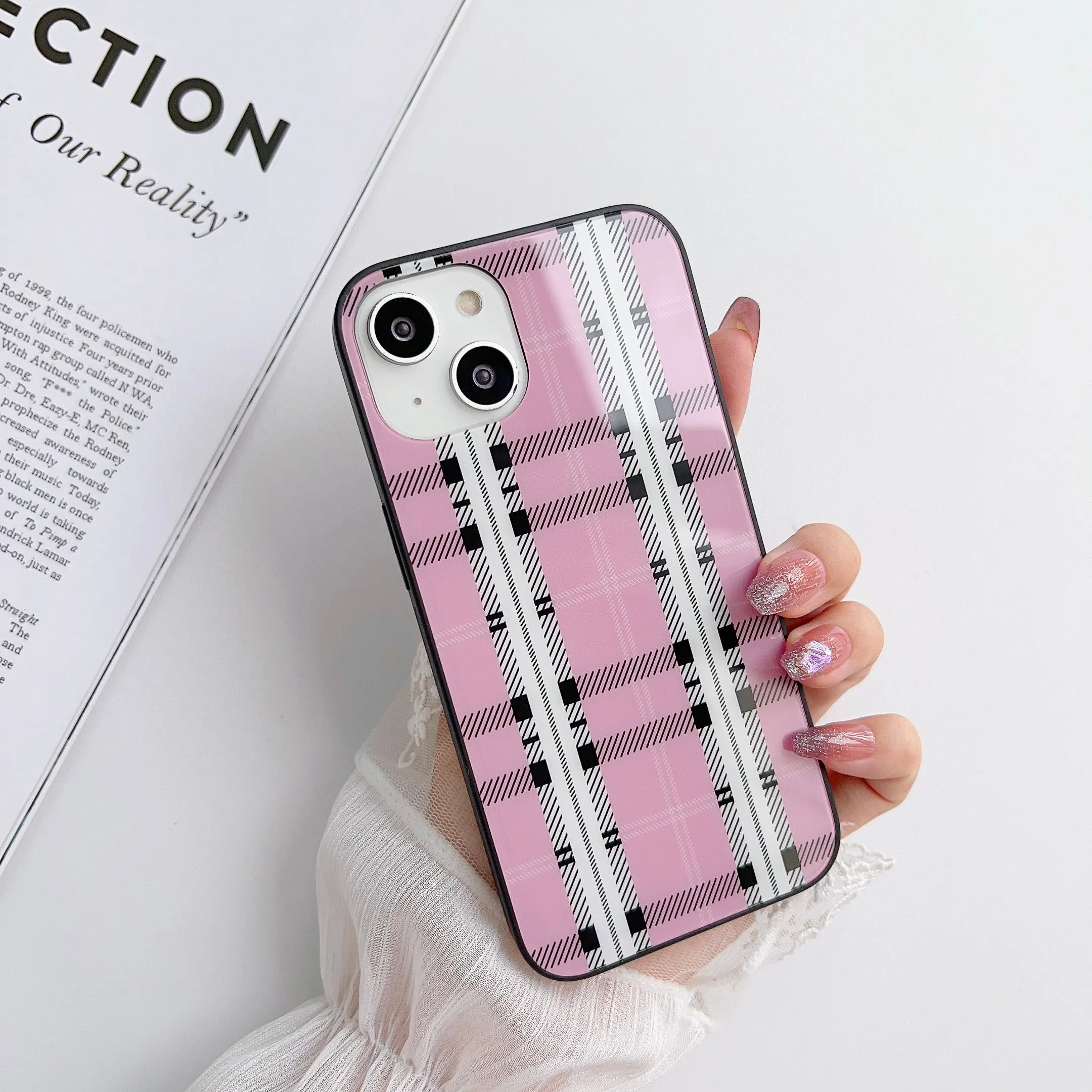 Plaids Design Glass Case