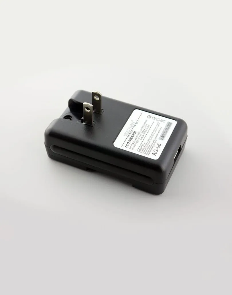 Wall charger (100-220 V AC only) (for Tango)